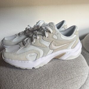 Nike Women's Cream and White Sneakers